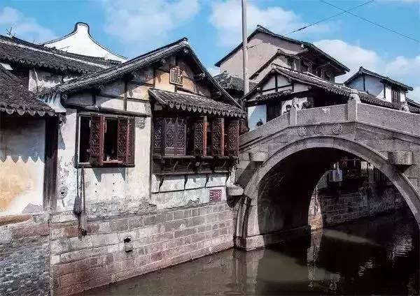 逃出诡异庄园